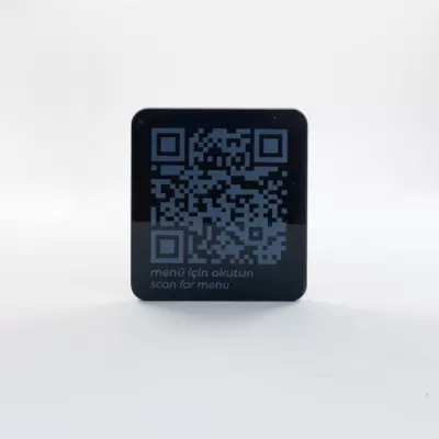 Kare QR Kod Menü ve Lazer İşlemeli Minik Masa Kartı