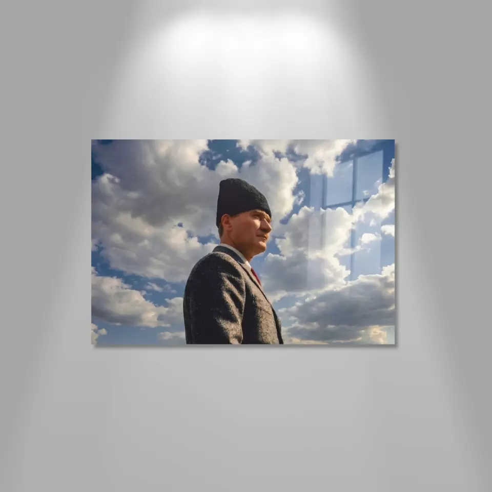 Atatürk - İstikbal Göklerdedir Cam Tablo